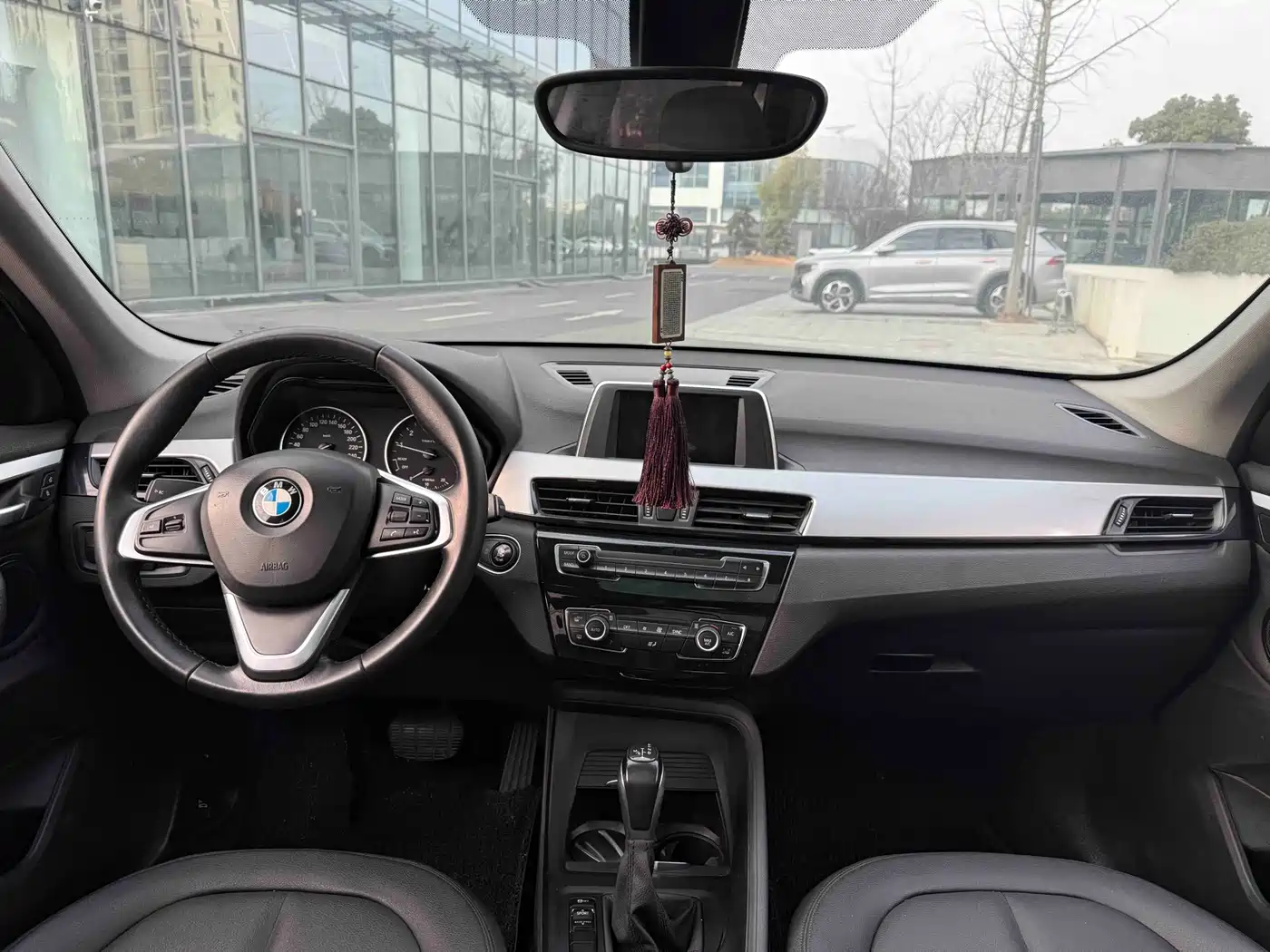 BMW X1 2018 sDrive18Li Fashion Model фото 4