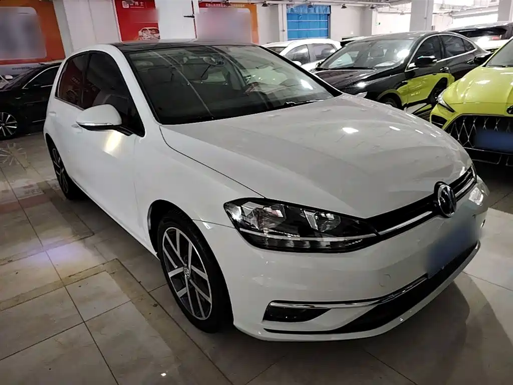 Volkswagen Golf 2020 200TSI DSG Comfort Progressive Edition фото 4
