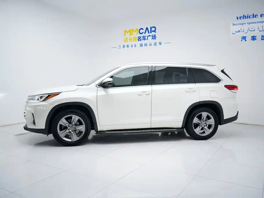 Фото 10 - Toyota Highlander