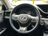 Фото 11 - Lexus ES