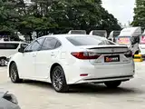 Фото 3 - Lexus ES