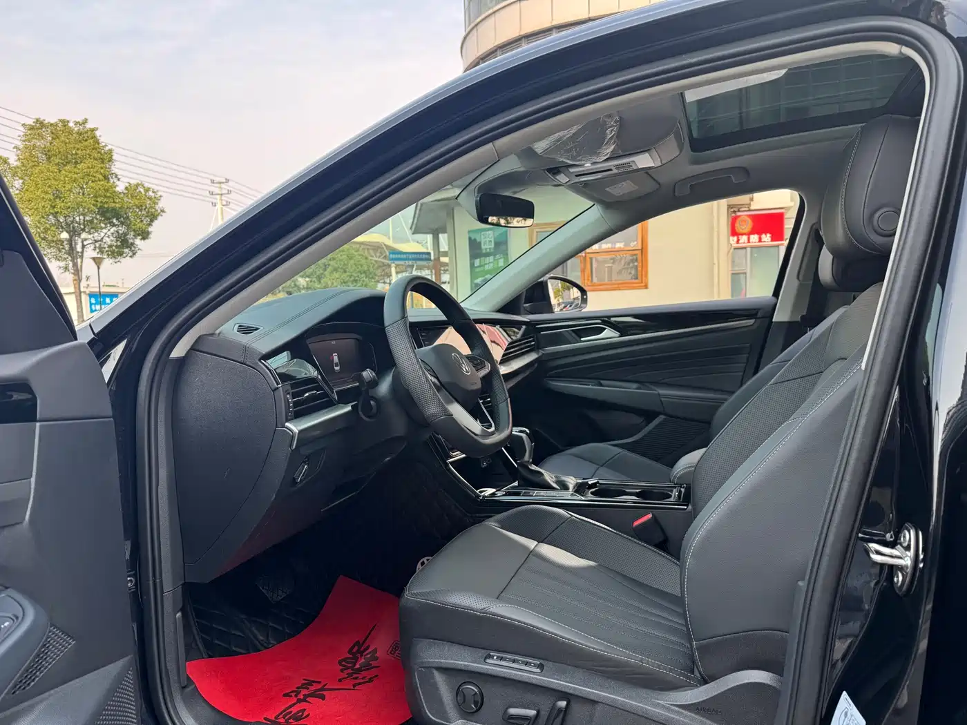 Volkswagen Passat 2025 Outstanding 380TSI Dragon Glory Edition фото 9