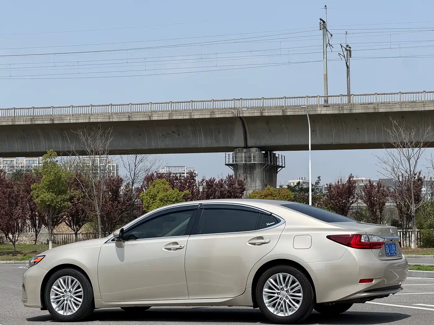 LEXUS ES