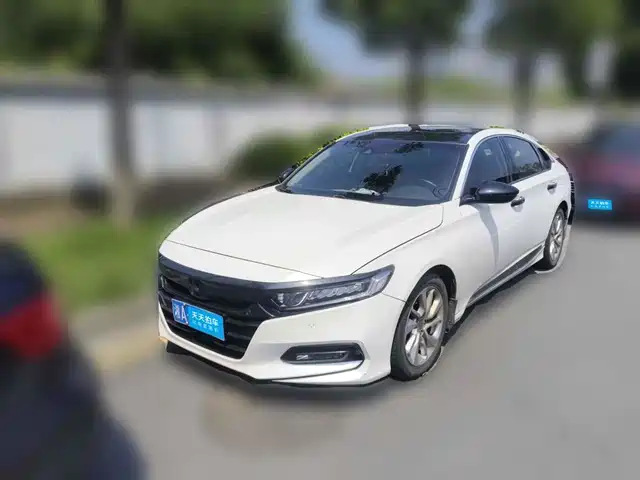 Honda Accord 2018 260TURBO Luxury Edition China V — фото 1