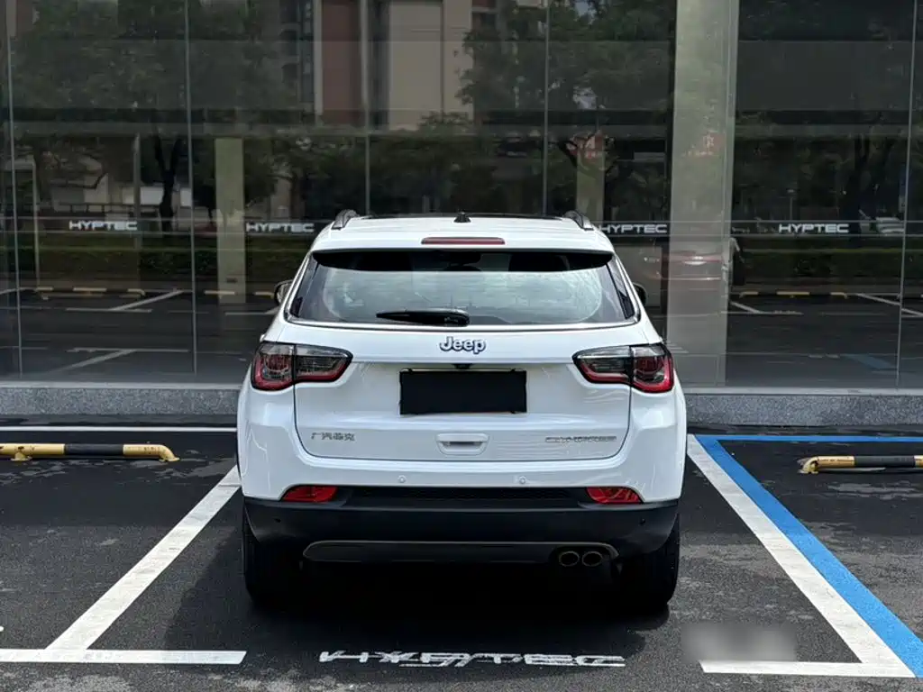 Фото 25 - Jeep Compass