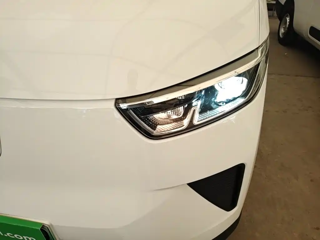 Wuling Motors Wuling Yangguang 2026 2025 400km Bus Comfort Edition