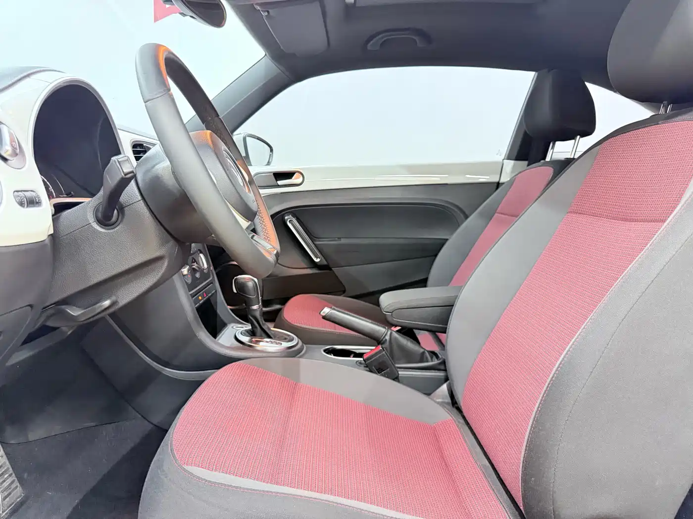 Volkswagen Beetle 2015 280TSI фото 25