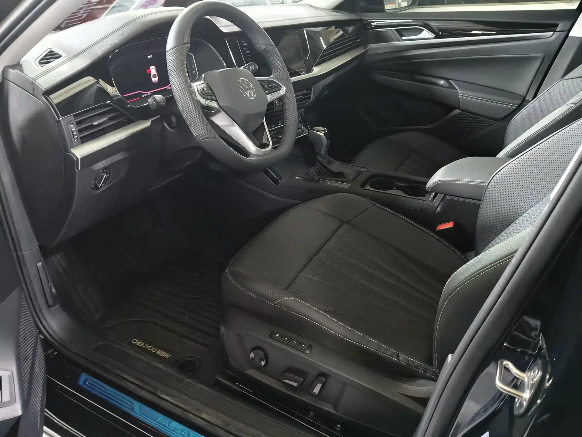 Фото 14 - Volkswagen Passat
