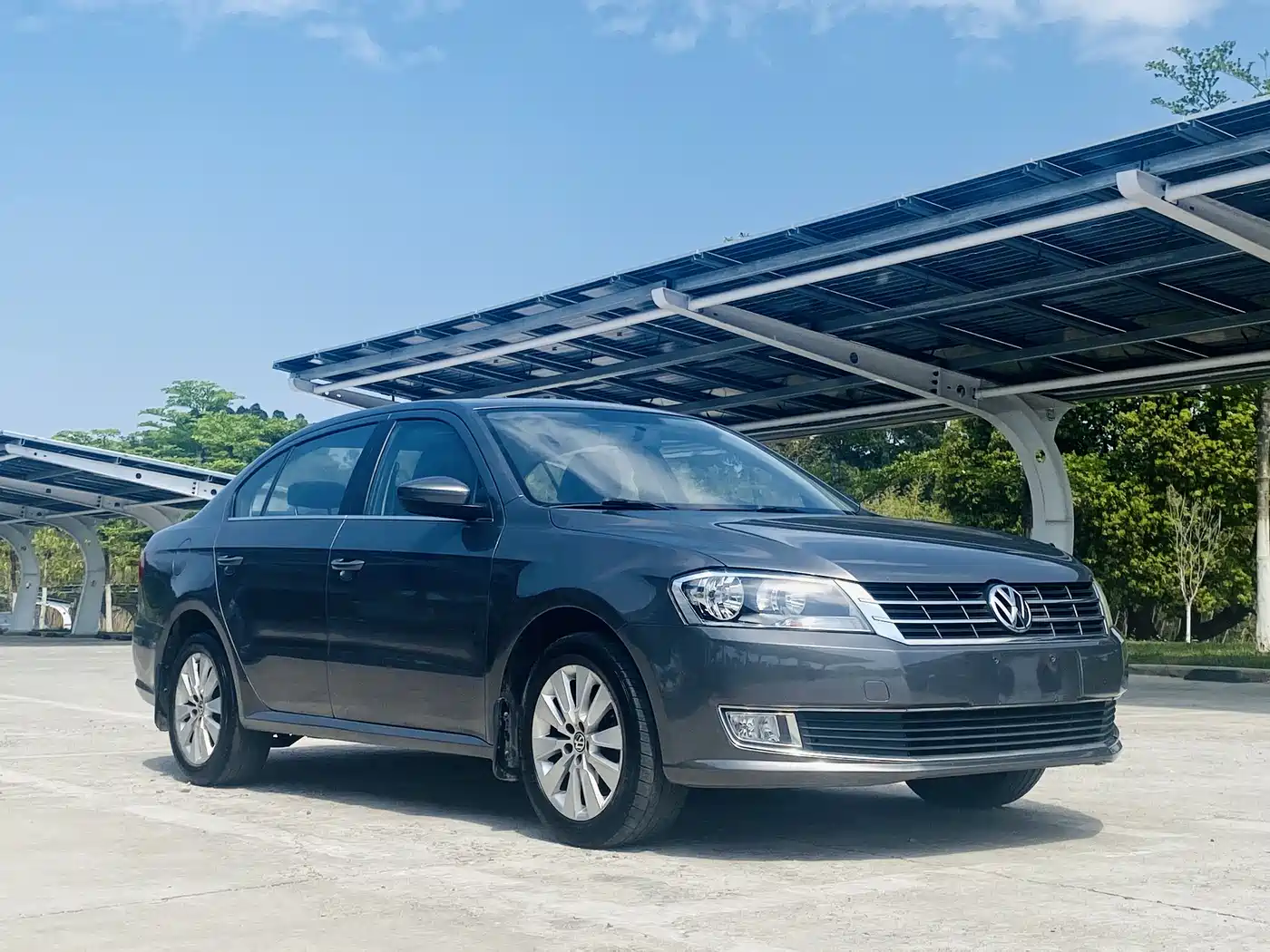 Volkswagen Lavida 2013 Facelift 1.4TSI DSG Comfort фото 2