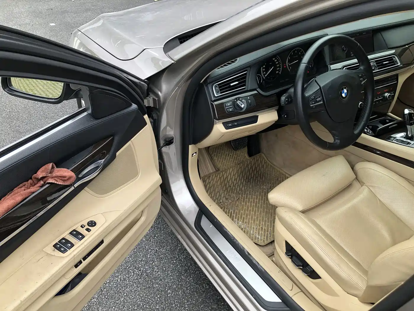 BMW 7 Series 2011 2009 740Li Luxury