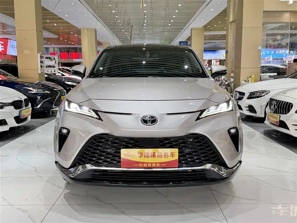 Toyota Venza 2022 2.0L CVT 2WD Premium фото 2