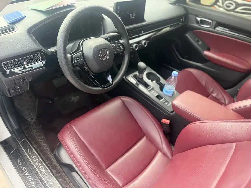 Фото 7 - Honda Civic