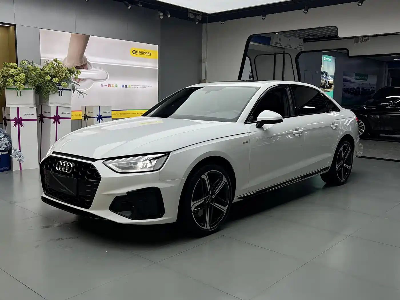 Audi A4L 2025 2 Million Celebration Edition 40 TFSI Fashion Dynamic фото 3