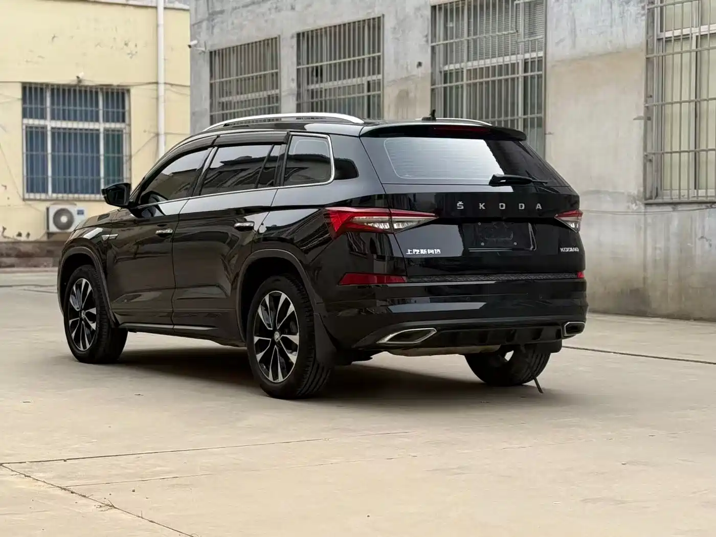 Škoda Kodiaq 2022 TSI330 5-Seater 2WD Luxury Edition фото 9