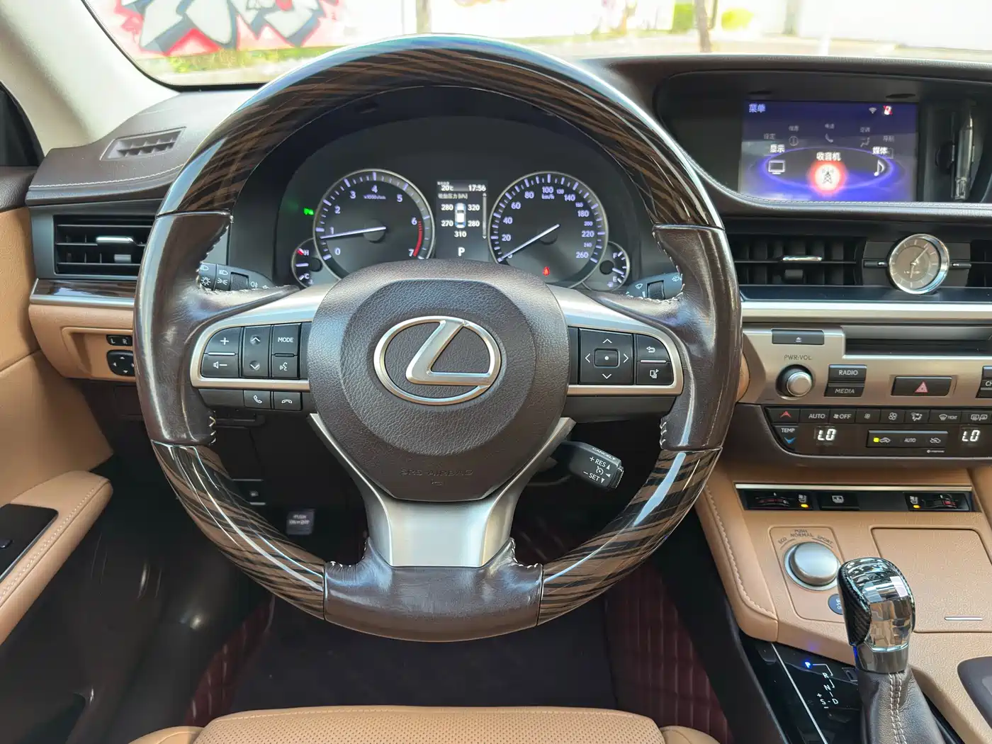 Lexus ES 2015 250 Elegance Edition фото 11