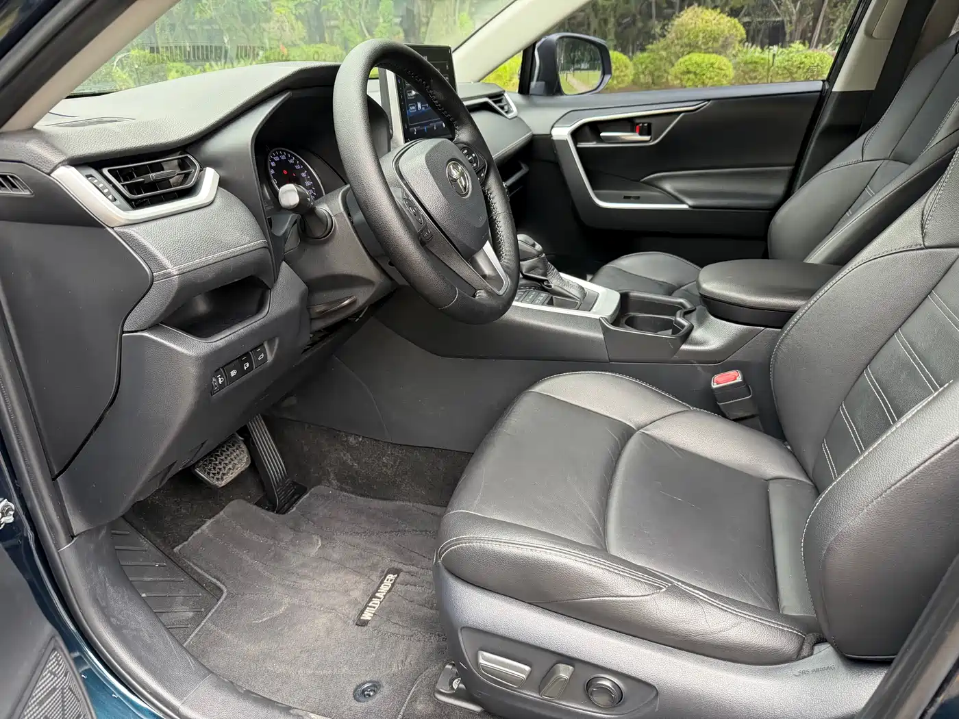 Toyota Wildlander 2022 2.0L CVT AWD Luxury Edition фото 6