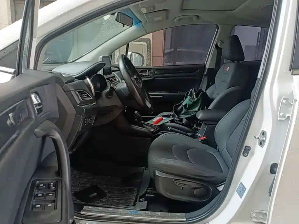 JAC Motors Refine S3 2017 2017 1.6L CVT Luxury Smart