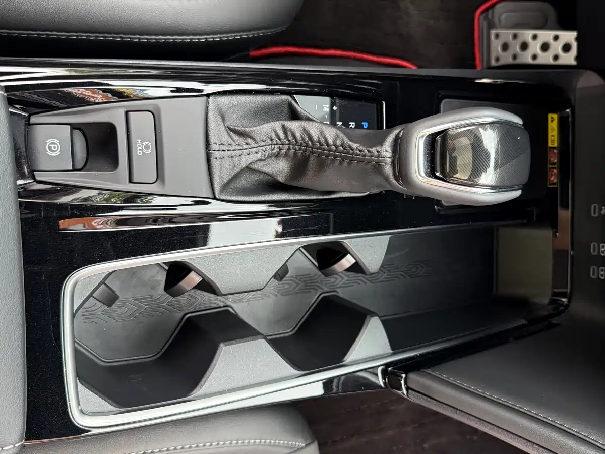 Toyota Camry 2026 2.0S Sport Edition фото 18