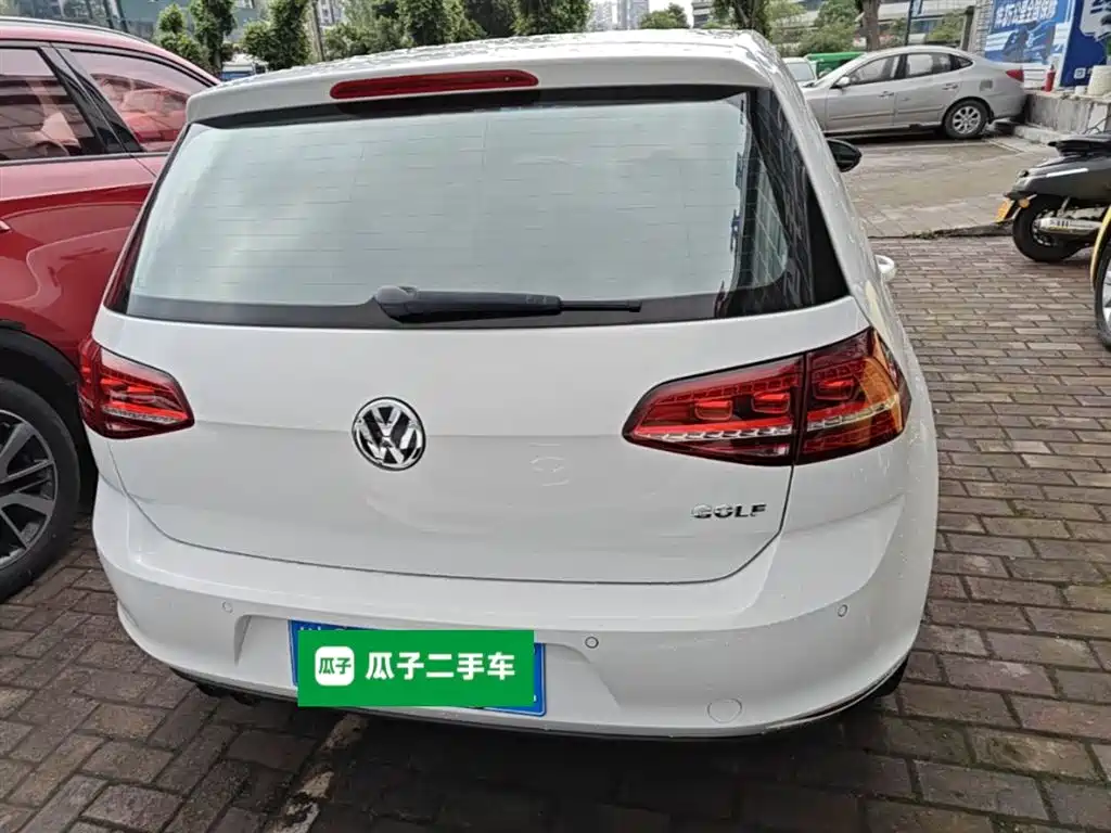 Volkswagen Golf 2017 230TSI Auto Luxury Millionth Anniversary Edition фото 6