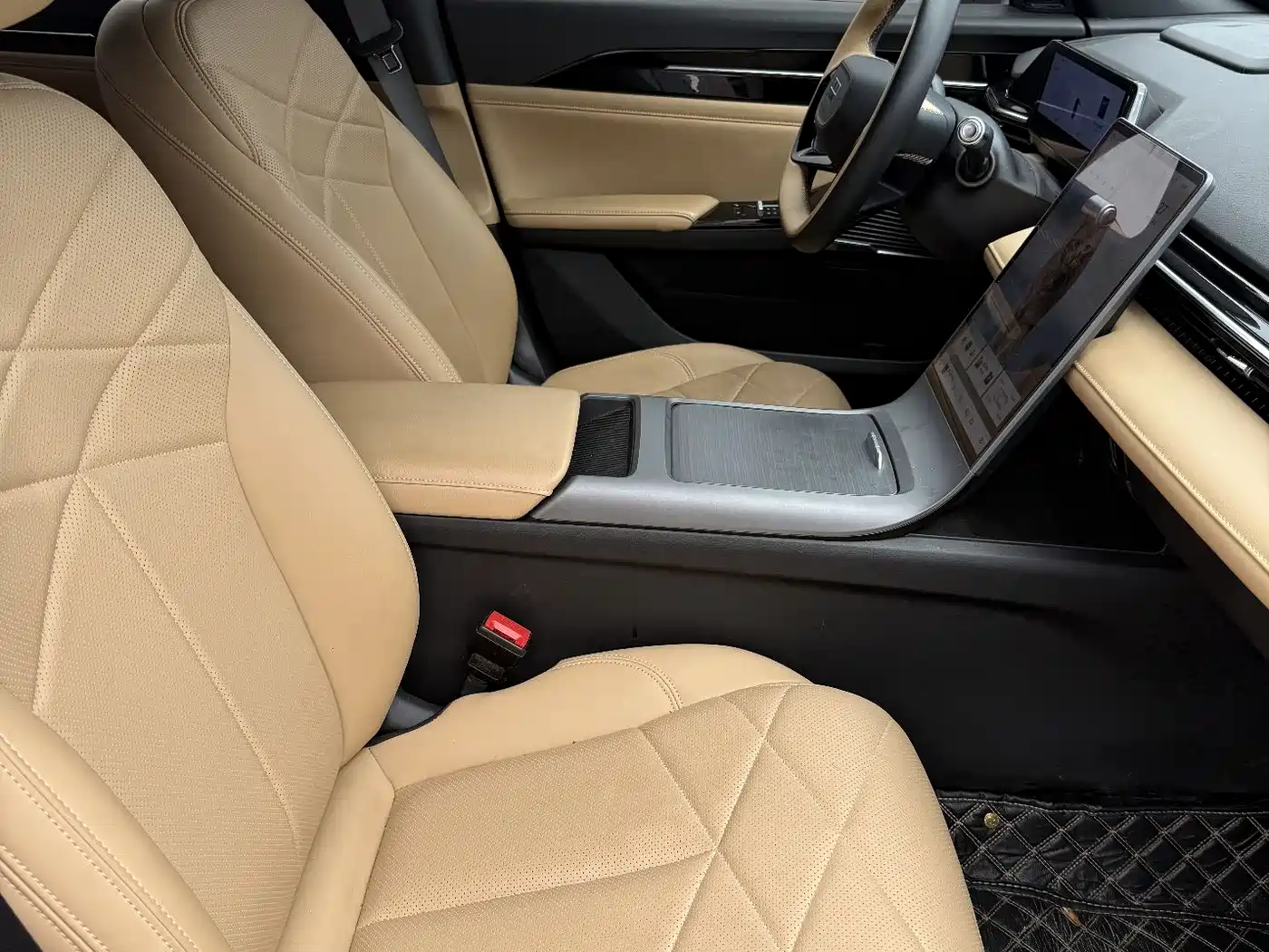 Geely Galaxy Galaxy L6 2024 60km PLUS Soaring Dragon Edition фото 12
