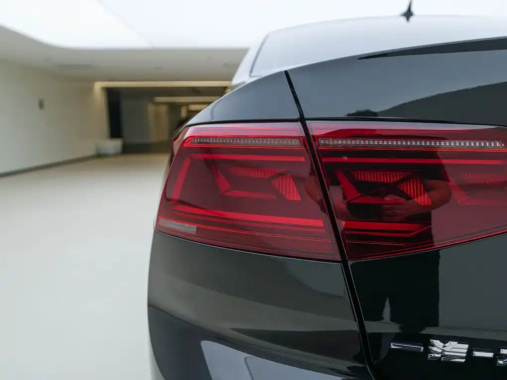 Volkswagen Magotan 2025 2025 Facelift Public Edition 330TSI DSG Luxury
