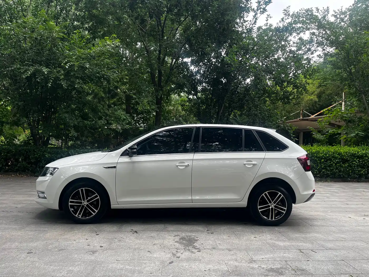 Škoda Skoda Rapid Spaceback 2018 TSI230 DSG Sport Edition фото 2
