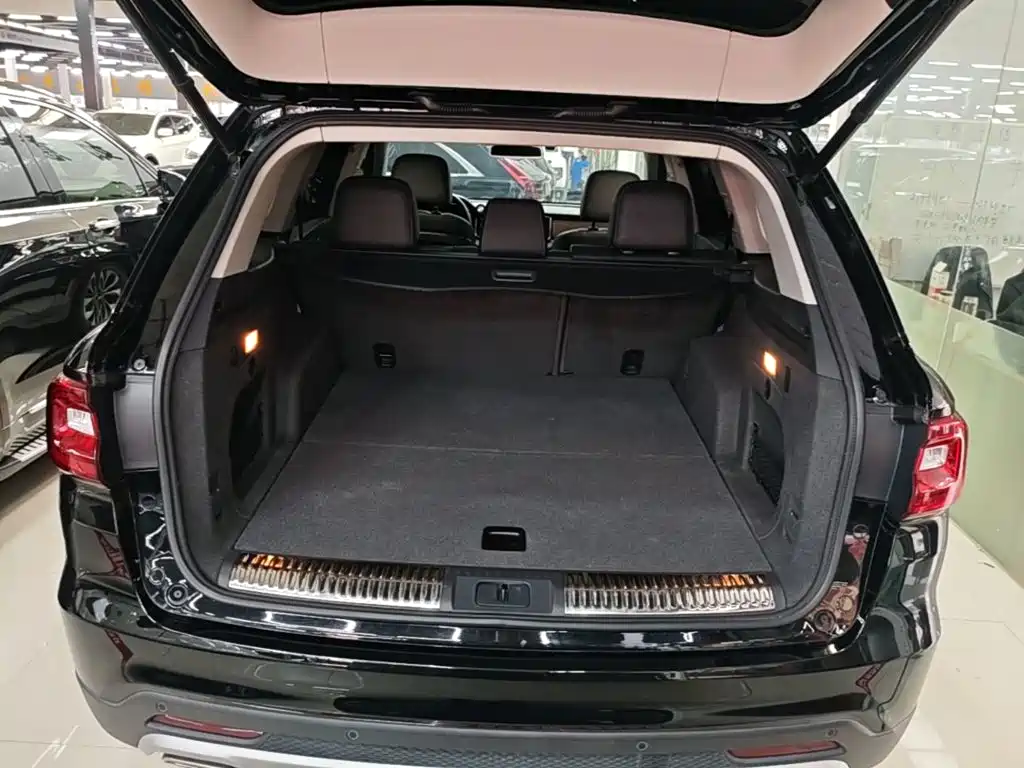 Hongqi HS7 2022 2022 2.0T DCT 2WD ZhiLian QiXiang Edition 5-seater