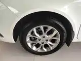 Фото 23 - Geely Vision
