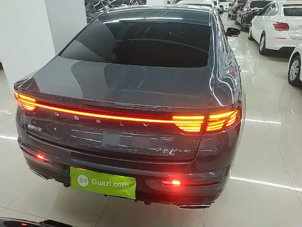 Фото 6 - Geely Preface