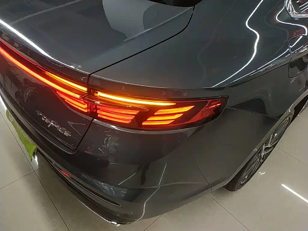 Фото 8 - Geely Preface