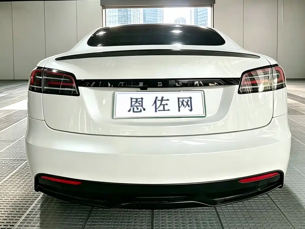 Фото 8 - Tesla Model S