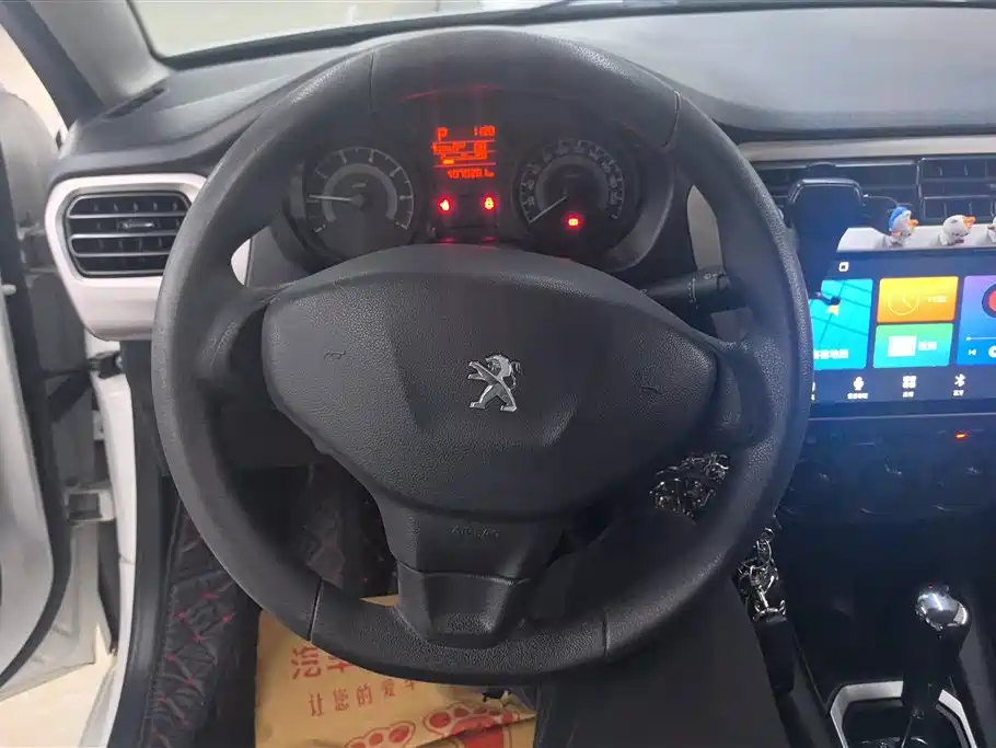 Peugeot 301 2014 1.6L Automatic Comfort Edition фото 15