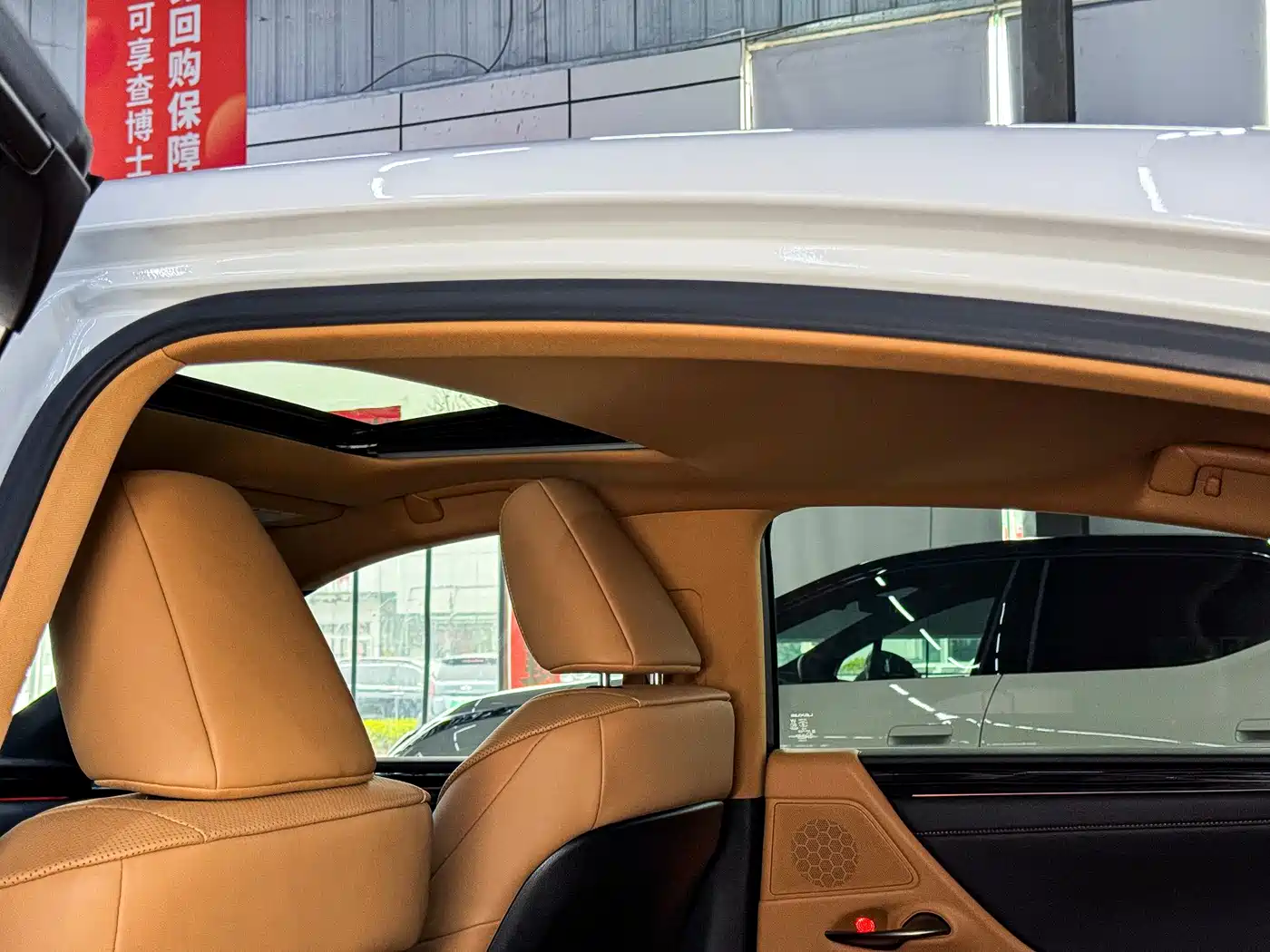 Lexus ES 2021 200 Excellence Edition фото 14