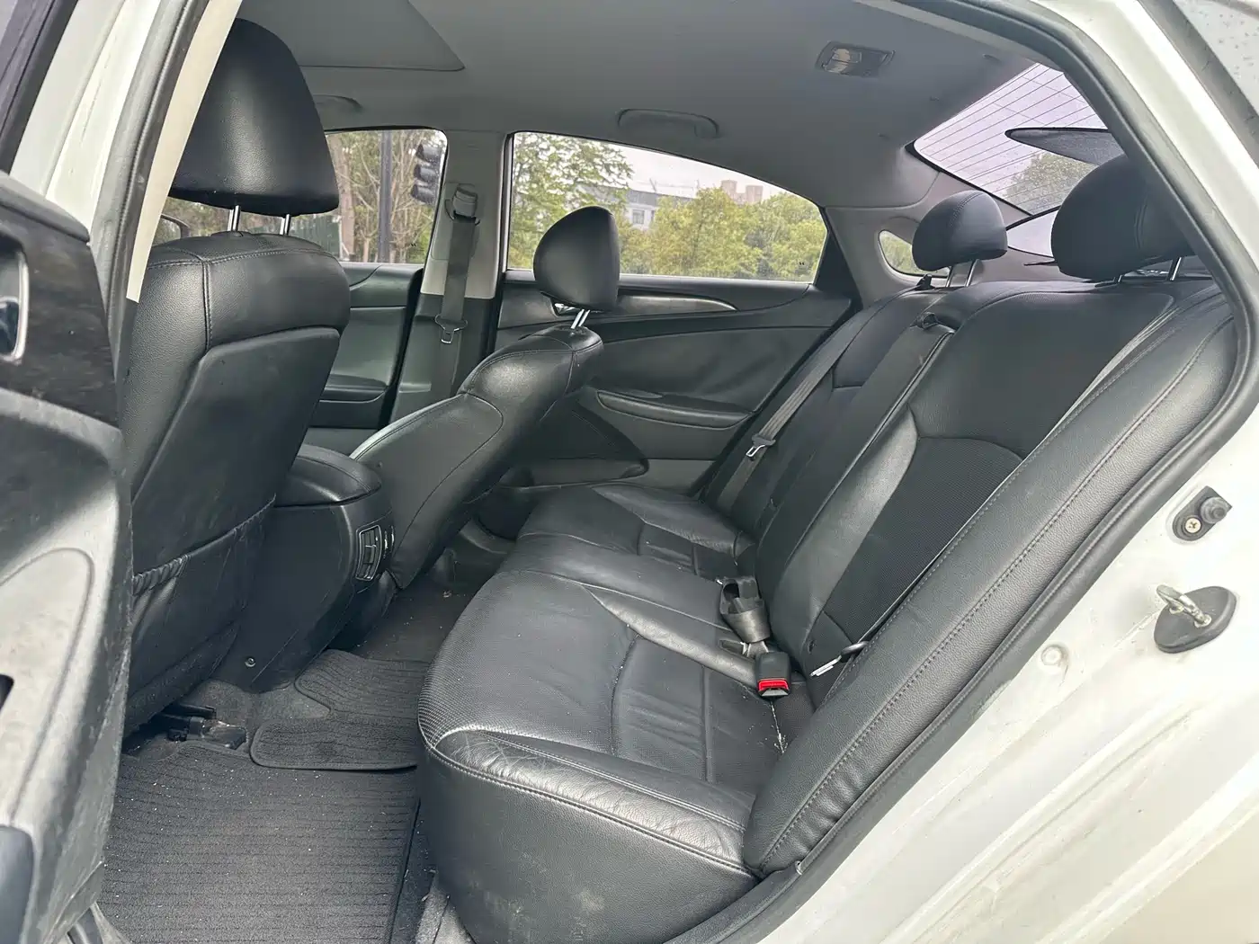 Hyundai Sonata 2013 2.4L Automatic Luxury Edition (China IV) фото 10