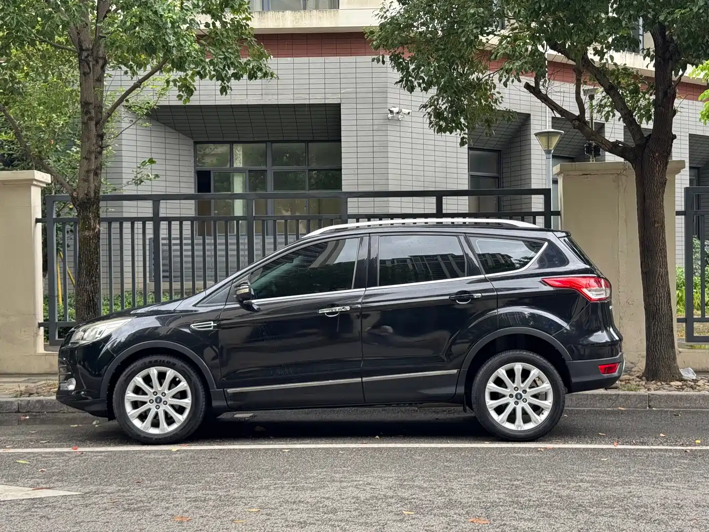 Ford Kuga 2014 2013 1.6L GTDi FWD Trend