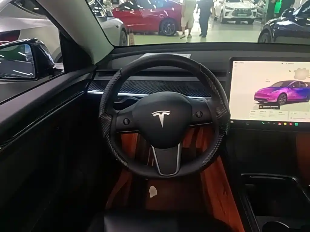 Фото 11 - Tesla Model Y
