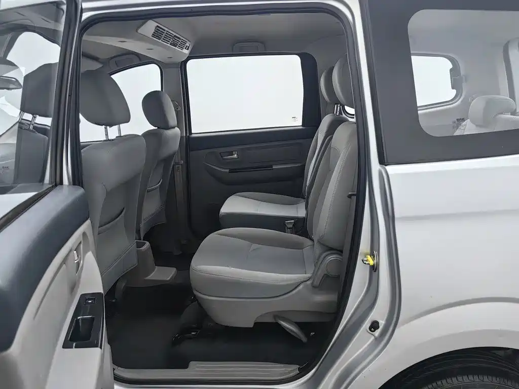 BAIC Weiwang M20 2015 2014 1.5L Comfort BJ415B
