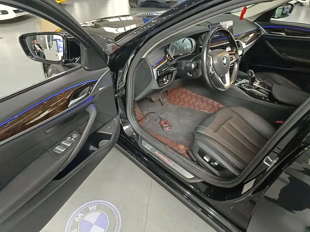 BMW 5 Series 2018 525Li Luxury Package фото 16