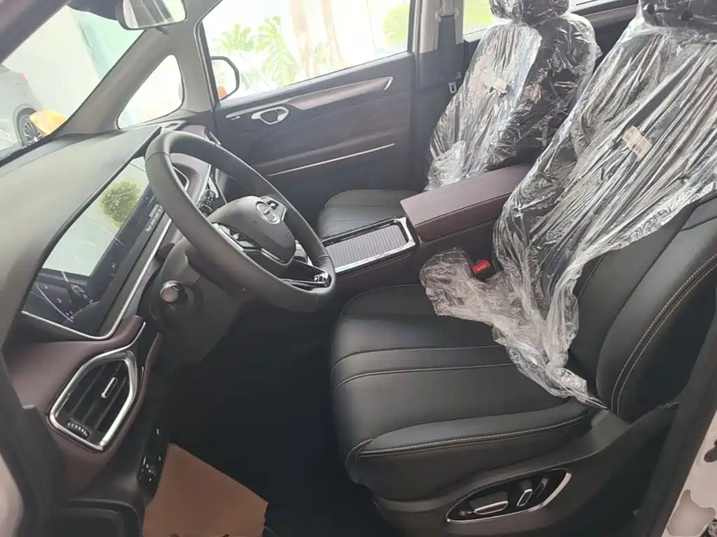 GAC Trumpchi Trumpchi M6 2026 2023 PRO 270T DCT Luxury Edition