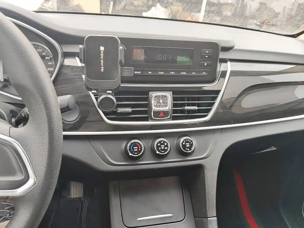 Фото 9 - Baojun 560