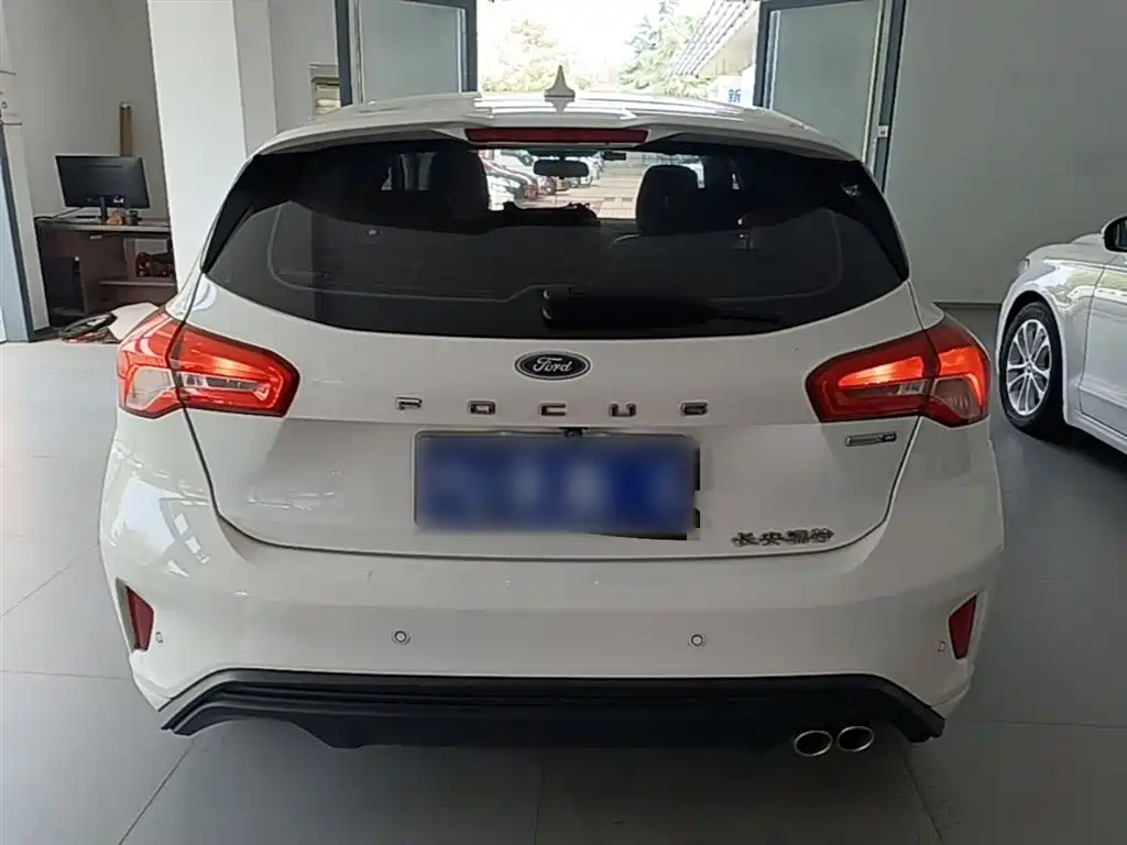 FORD FOX