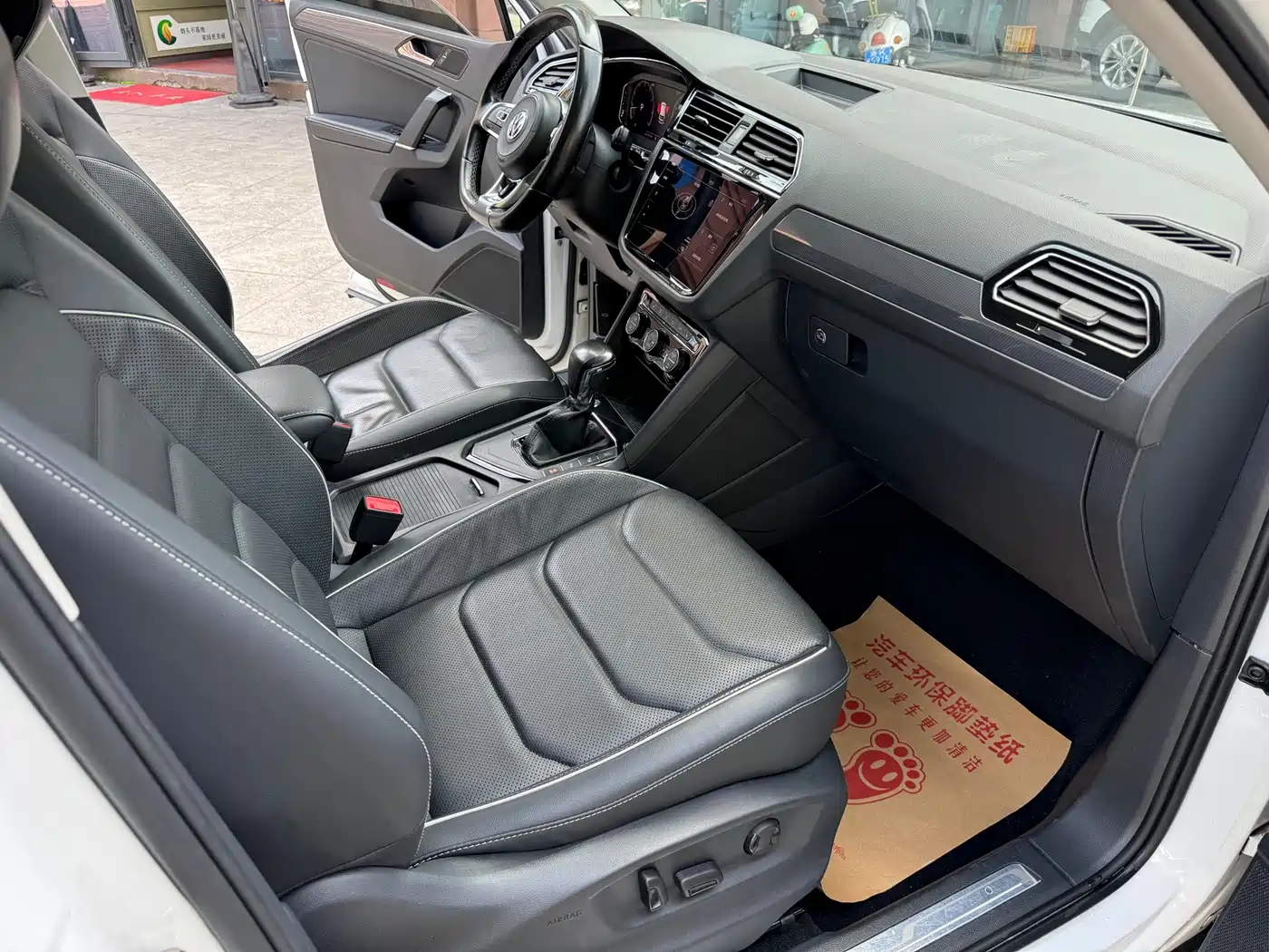 Volkswagen Tiguan L 2019 330TSI Automatic 2WD R-Line Flagship Edition China VI фото 6