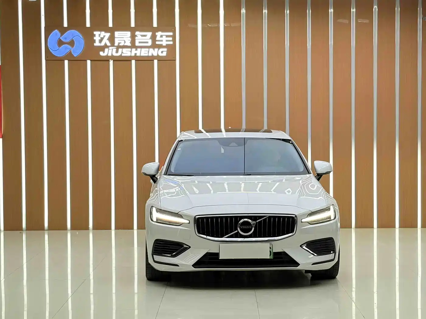 Volvo S60 Plug-in Hybrid 2020 2021 T8 Twin Engine AWD Inscription Luxury Edition