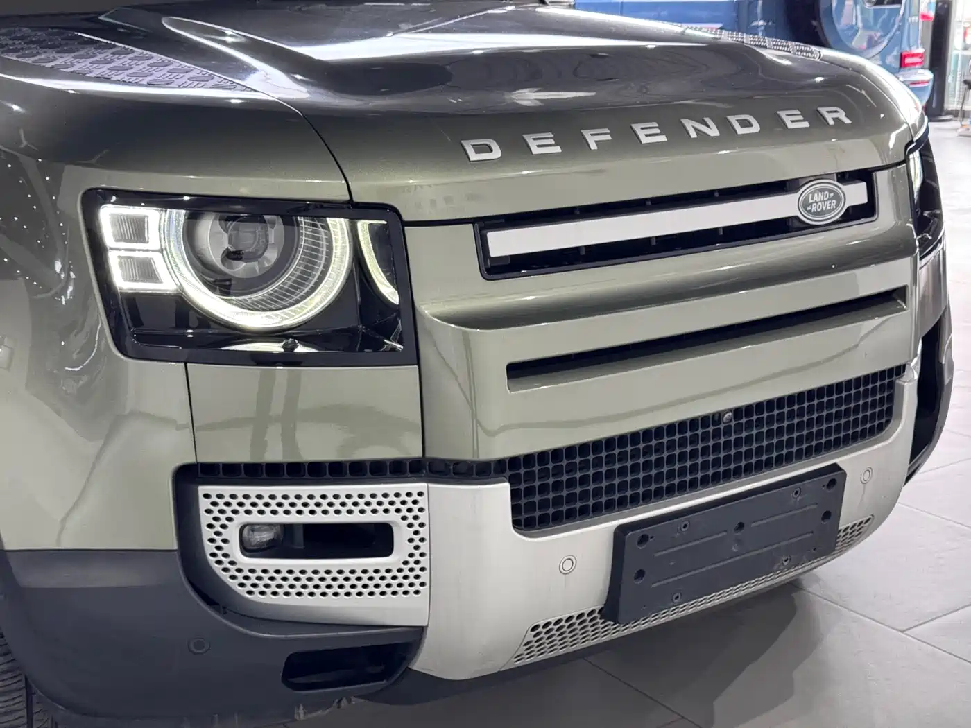 Land Rover Defender 2023 Model Year 130 3.0T P400 HSE фото 10