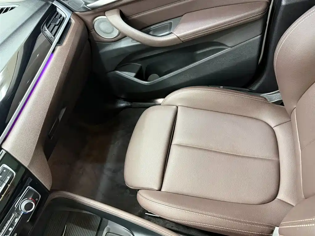 BMW X1 2022 sDrive20Li Fashion фото 19
