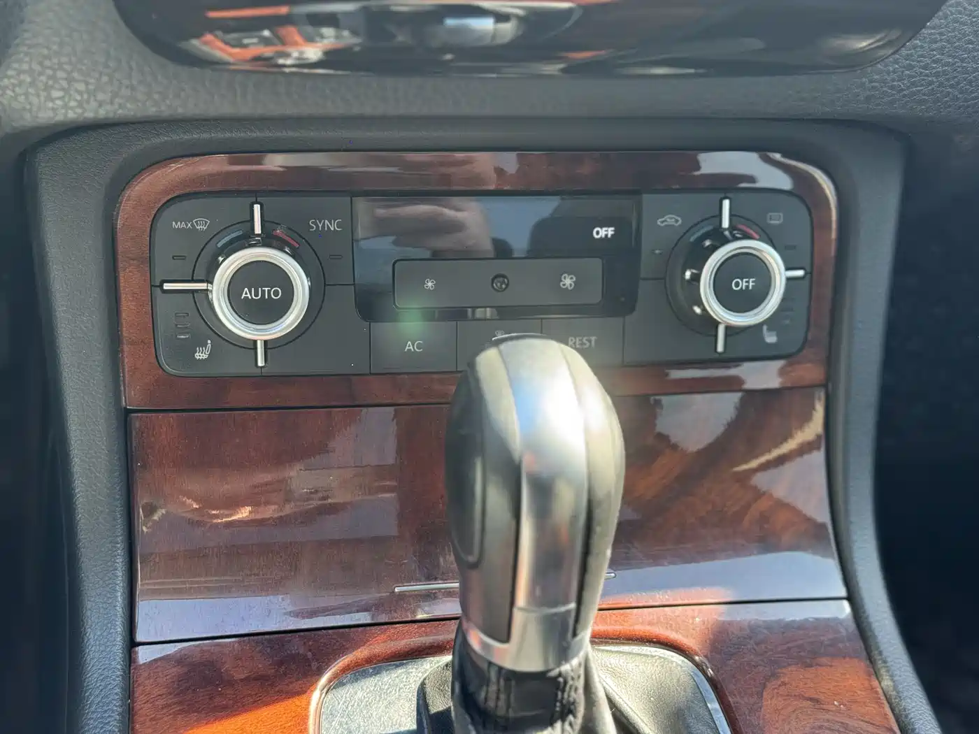 Volkswagen Touareg 2011 3.0TSI Standard фото 7