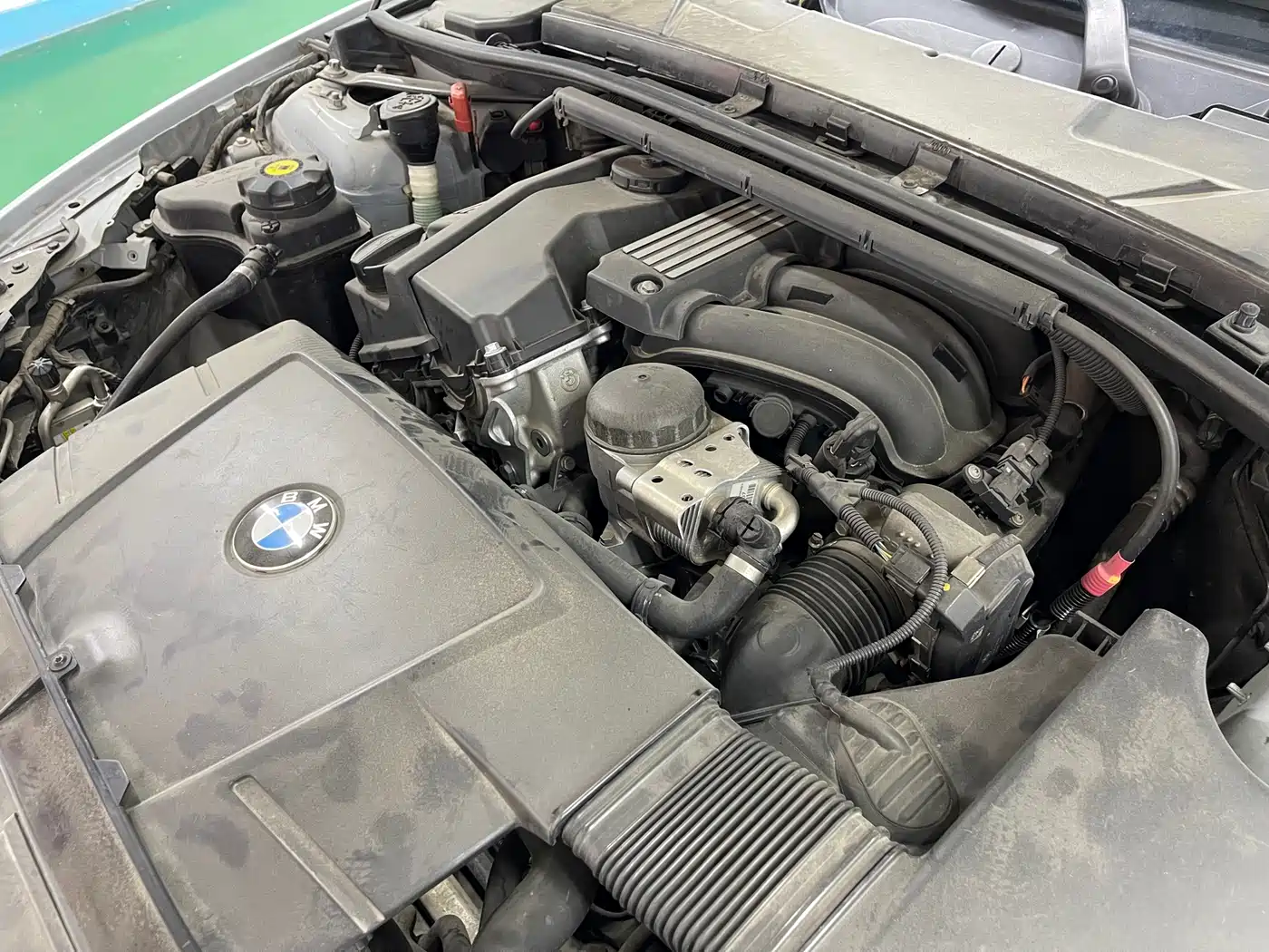 BMW 3 Series 2011 320i Luxury фото 28