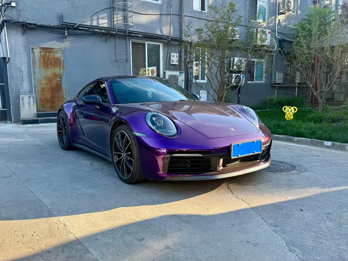 PORSCHE 911