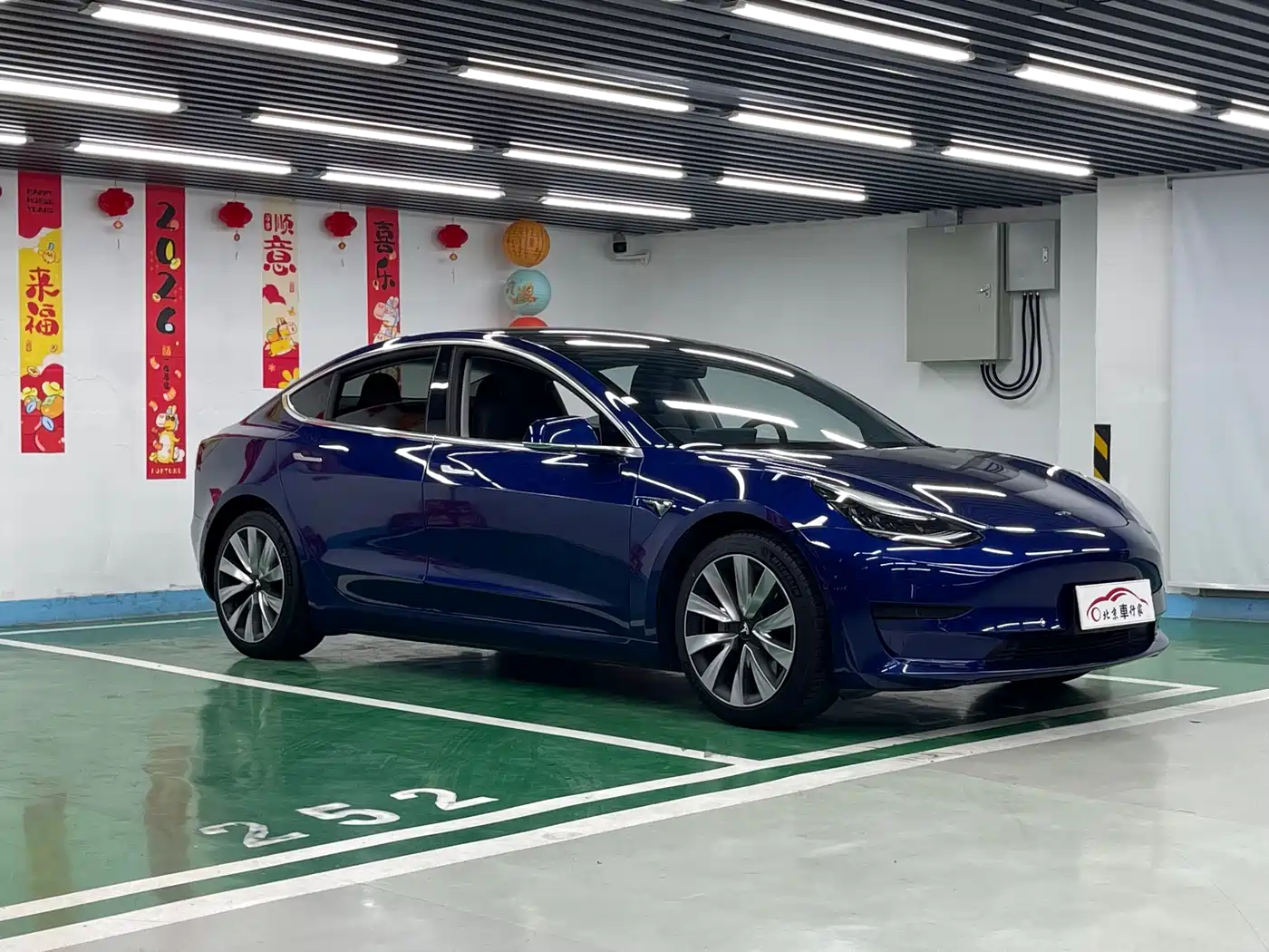 TESLA MODEL 3