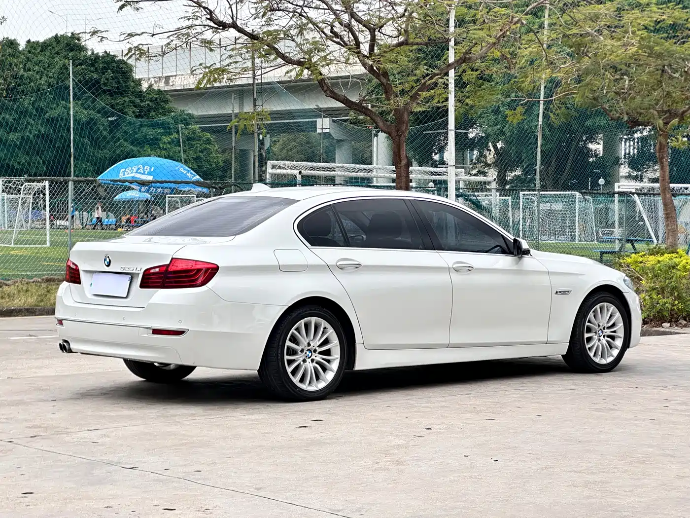 BMW 5 Series 2014 525Li Luxury Design Package фото 4